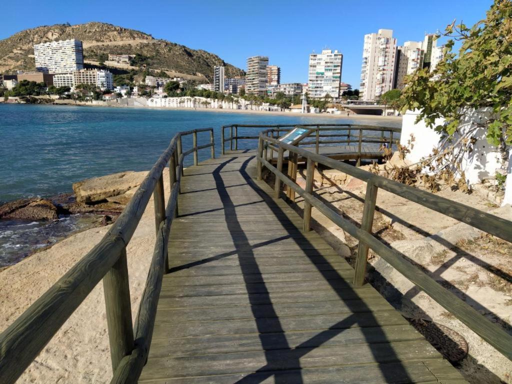 Very Lightful Apartment. Incredible Sea Views. Big Terrace, Swimming Pool. Ac. Very Close To Alicante City Center. מראה חיצוני תמונה